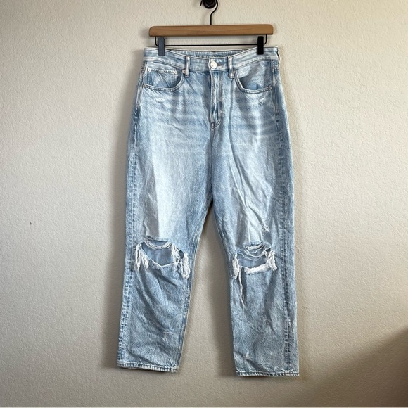American Eagle Outfitters Denim - American Eagle Distressed 90’s Boyfriend Jeans High Rise Mom Denim Size 6